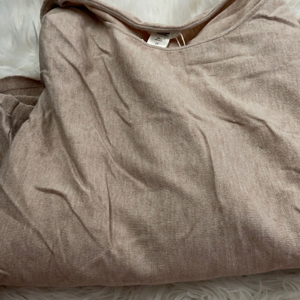 Max Studio~ Ruche Knit Top - Picture 5 of 5